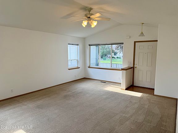5th image of 1107 W Woodlawn Dr