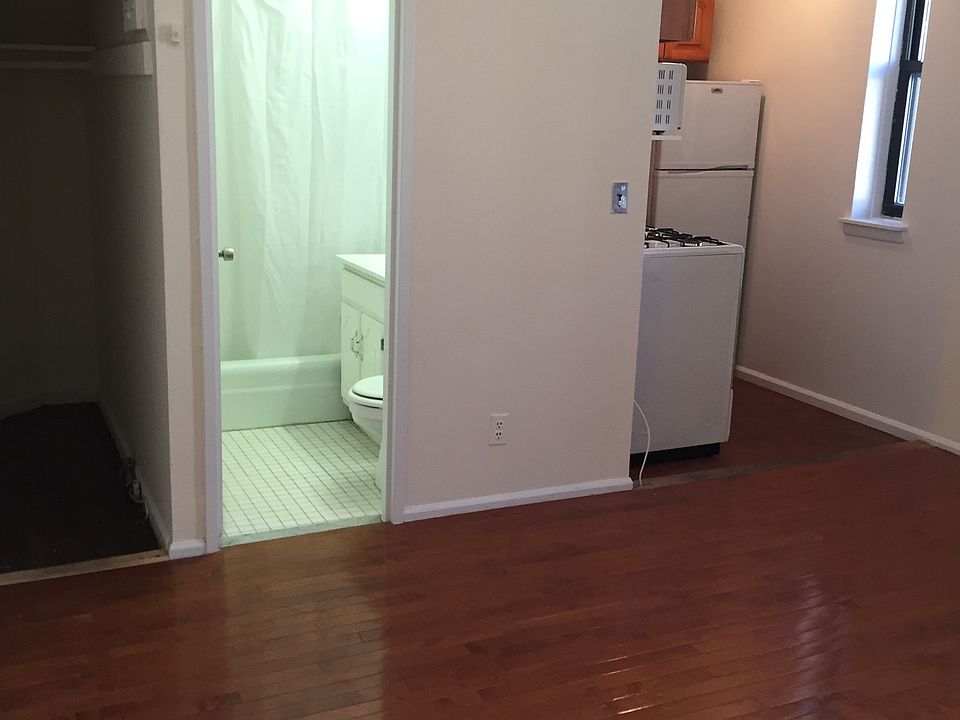 2nd image of 130 E 29th St APT 6
