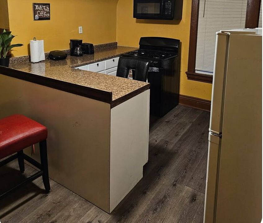 1st image of 2600 Commercial Ave APT 2