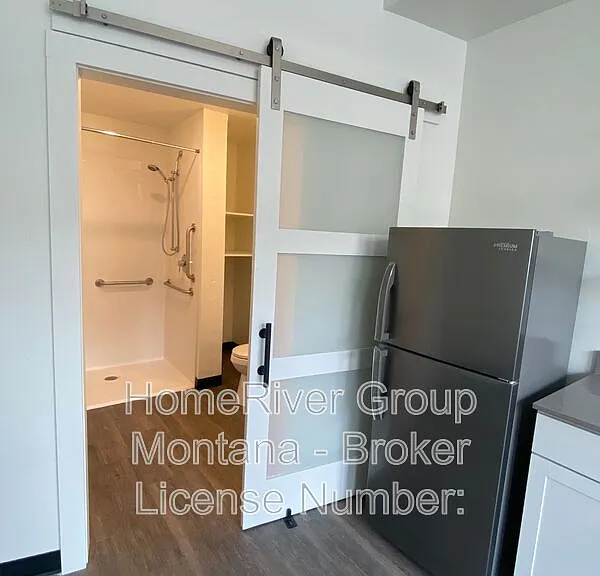 320 Clay St #104 — Photo 10