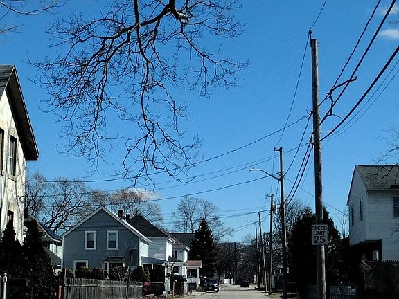 4th image of 75 Cedar Ave