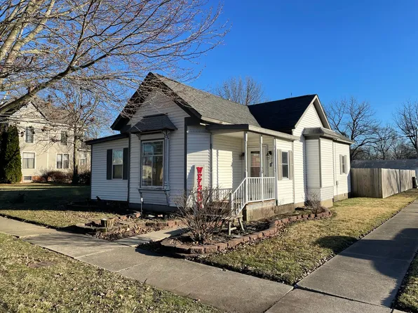 111 W Elm Ave, Atwood, IL 61913