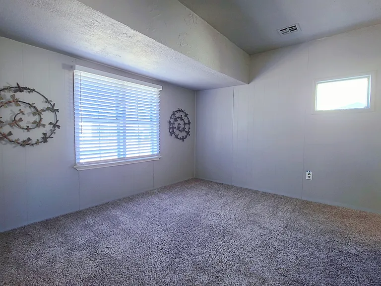 3512 N Holman Ct — Photo 20