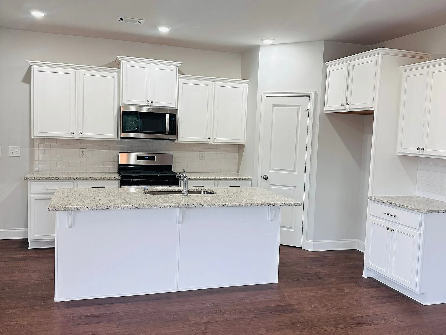 301 Webb Market Way — Photo 4