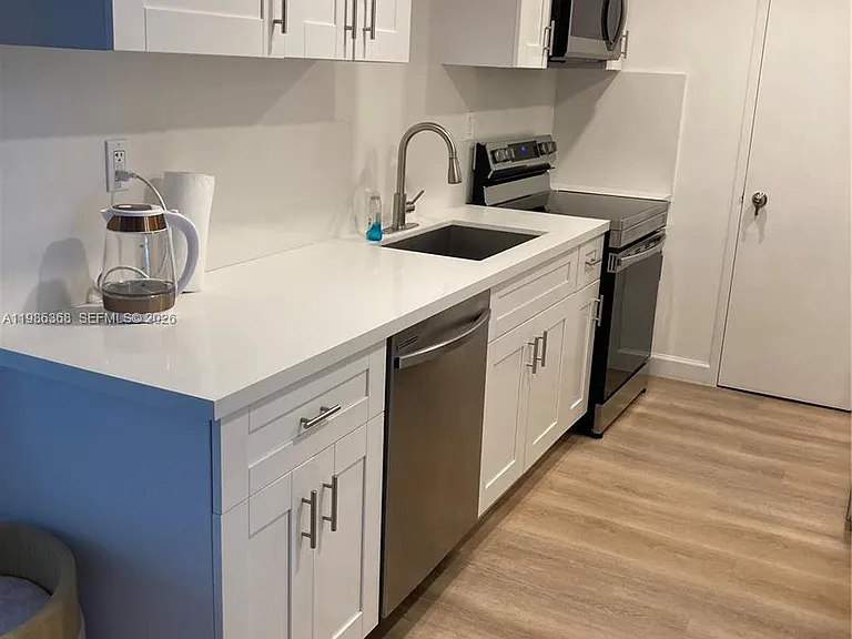 5401 Collins Ave #320 — Photo 20