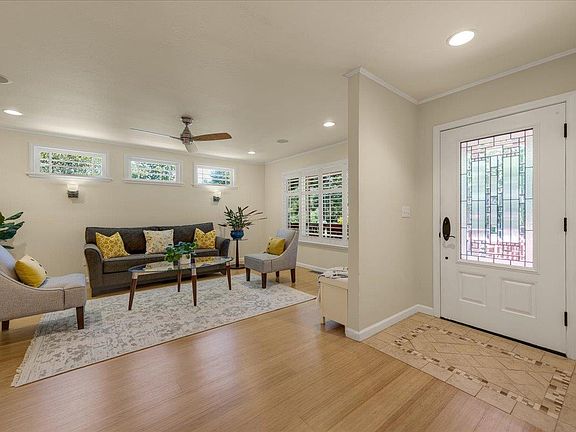 4th image of 7921 Harvard Dr