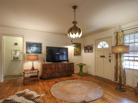 5th image of 3113 E Admiral Blvd