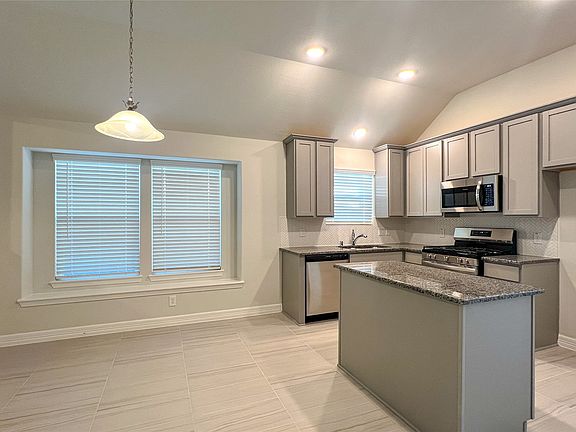 4th image of 32418 Clouser Crawdad Ct