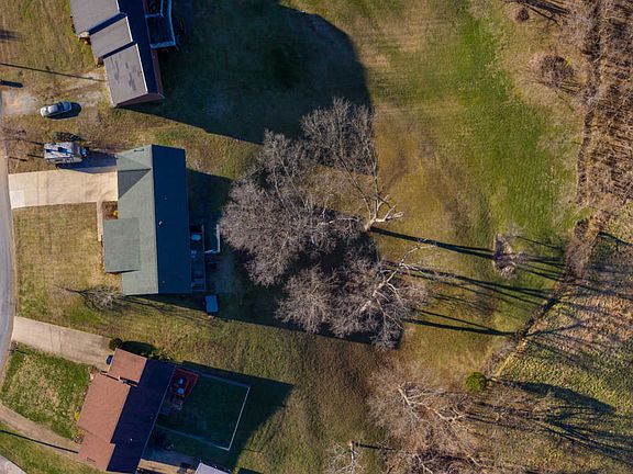 4th image of 554 Old Hickory Dr