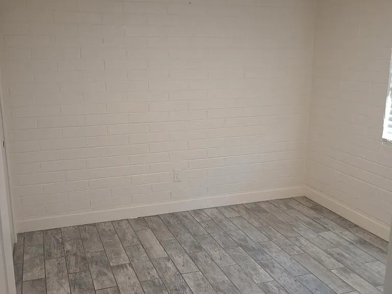 1017 N Main St #9 — Photo 8