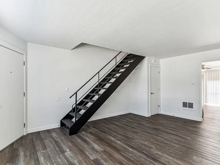 Midland Apartments — Photo 3