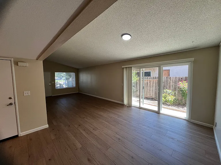 Cowell 4808-4810 — Photo 9