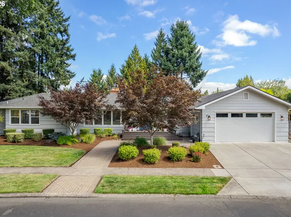 545 Dartmoor Dr, Eugene, OR 97401