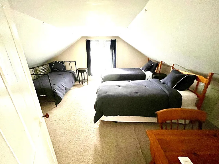327 Spring St #2R — Photo 8