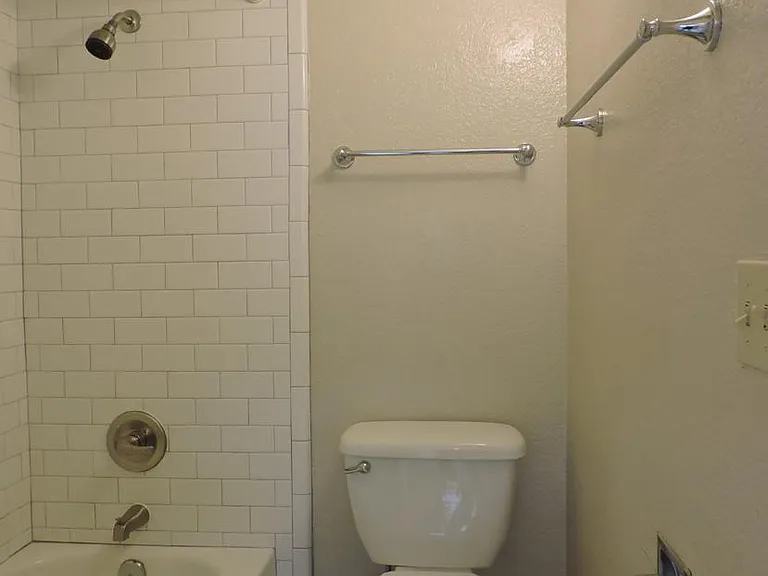1505 D St — Photo 9