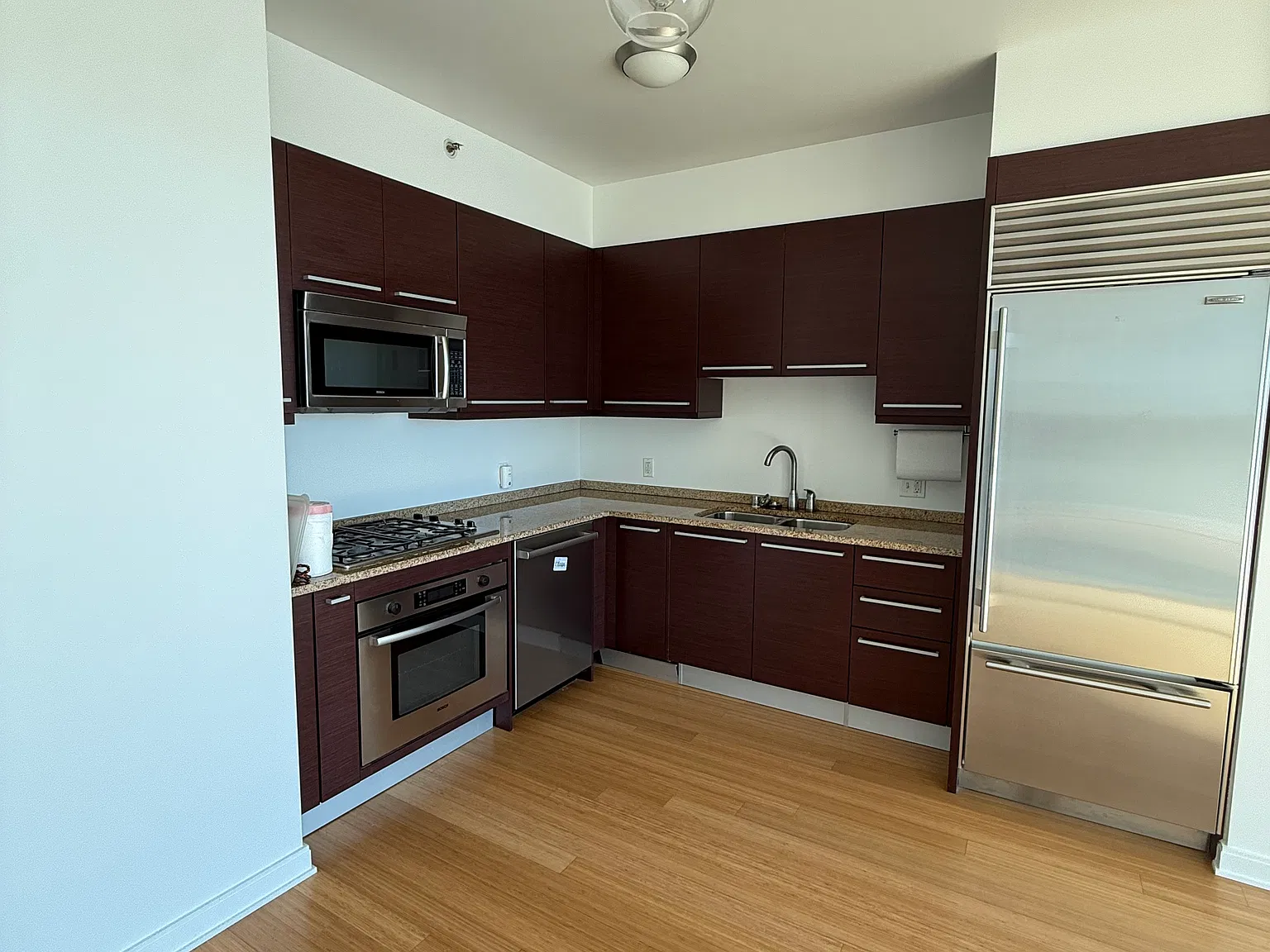 1 bed, 605 sqft, $6,200 — Photo 4