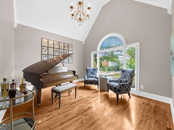 5th image of 10020 Normandy Ln
