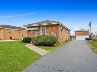 7542 Stickney Ave, Bridgeview, IL 60455