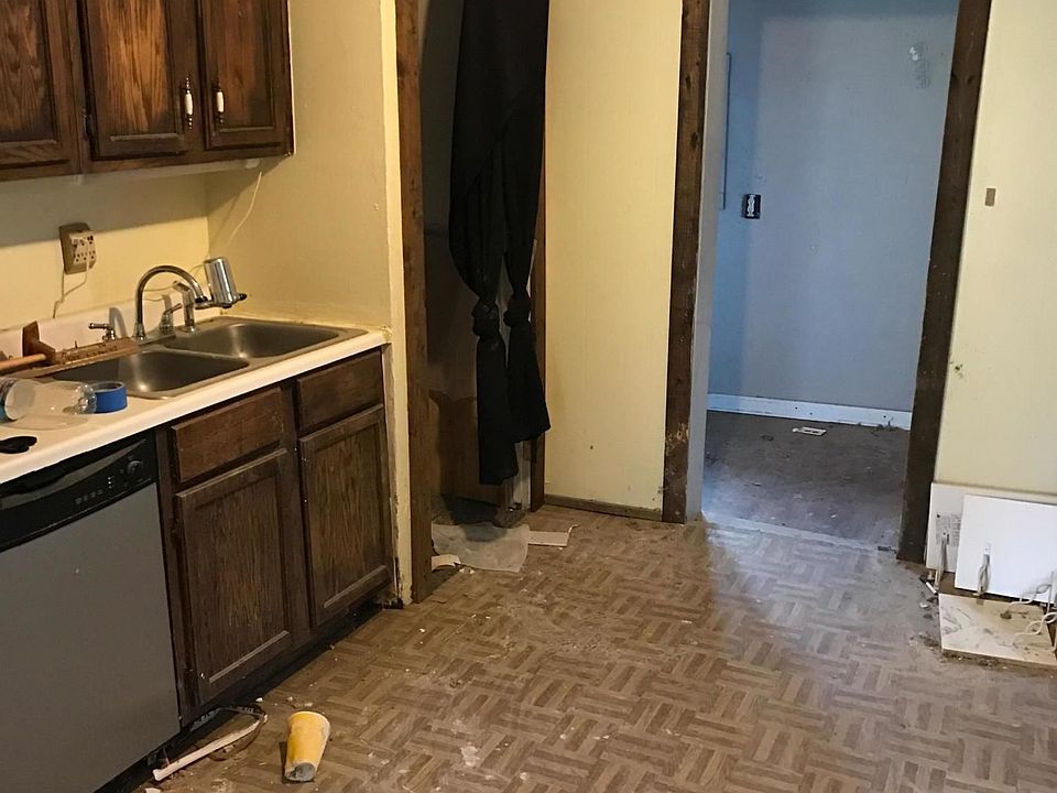2nd image of 717 S McKinley Ave