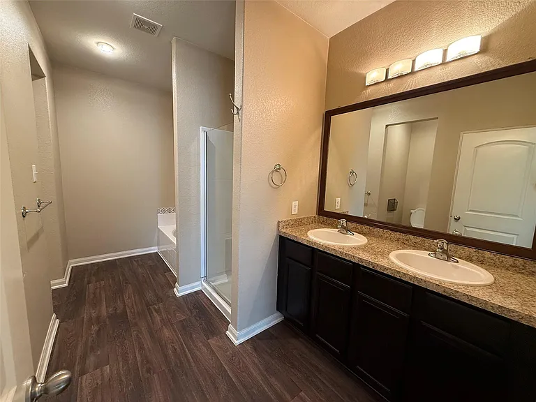216 Continental Ave — Photo 15