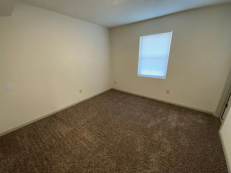 1630 W Amos Dr — Photo 16