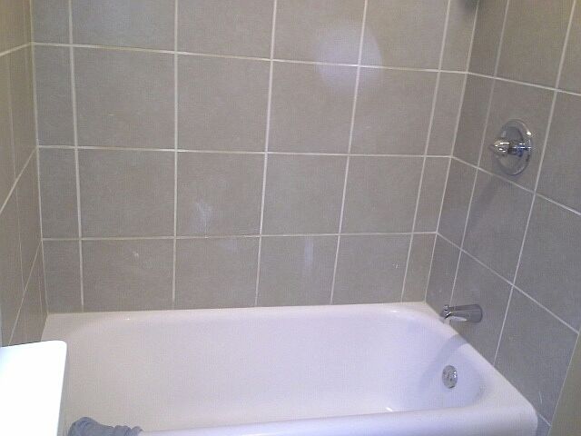 Bathrm w/ Ceramic walls, flr