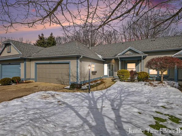 2131 Ridge Rd NW, Grand Rapids, MI 49544