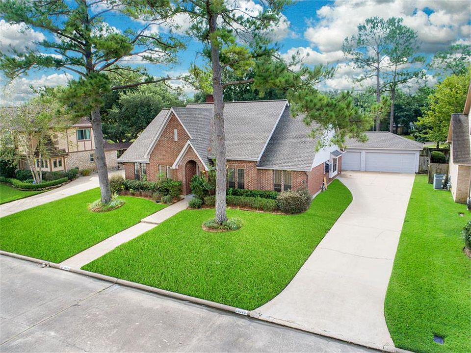 1st image of 18219 Longmoor Dr