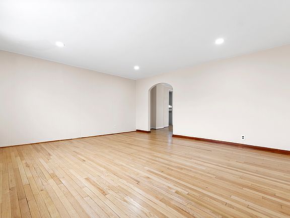 4th image of 395 Palisade Ave Floor 1