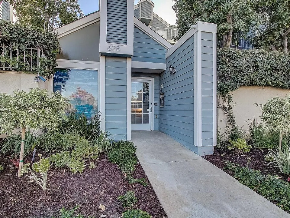 628 Daisy Ave #401