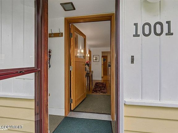 2nd image of 1001 W 23rd Ave