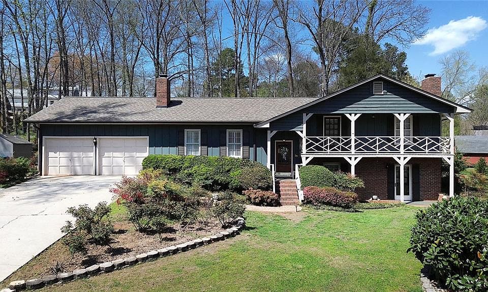 1st image of 70 Oakridge Dr SE