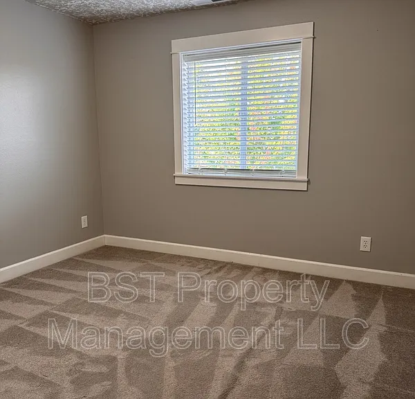 1604 Webb Lake Dr — Photo 14