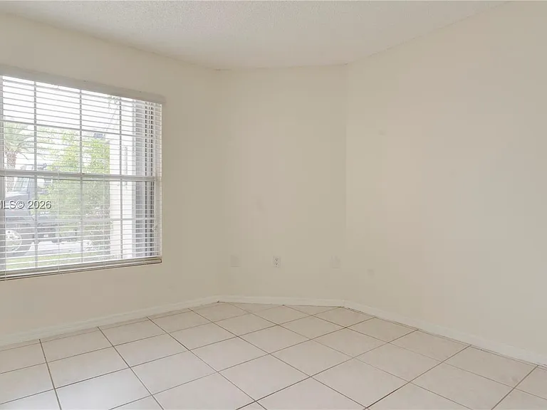 6410 SW 112th Pl — Photo 13