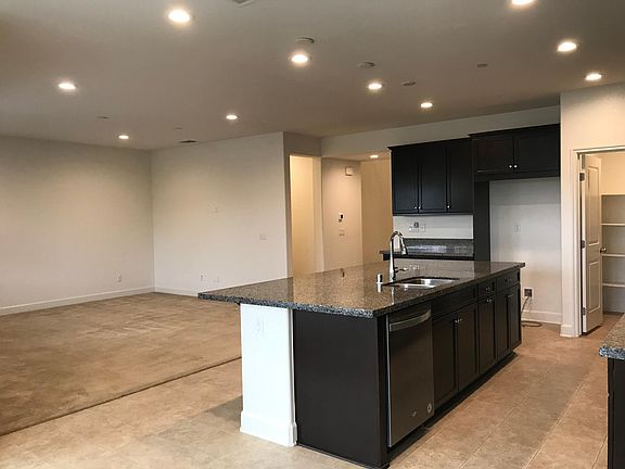 4th image of 2814 E Agrarian St