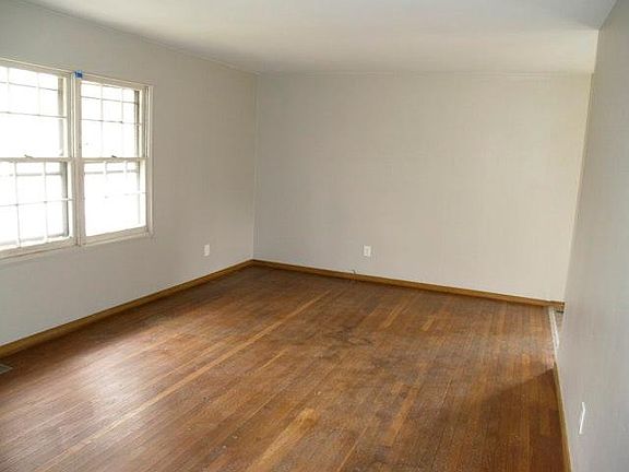 4th image of 21538 Gailine Ave
