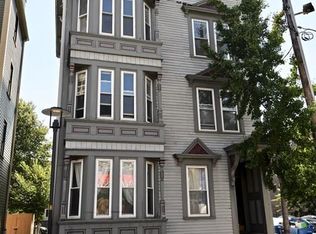 30 Norfolk St #3, Cambridge, MA 02139