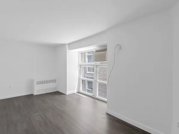 88 Fulton Street image 6 of 12