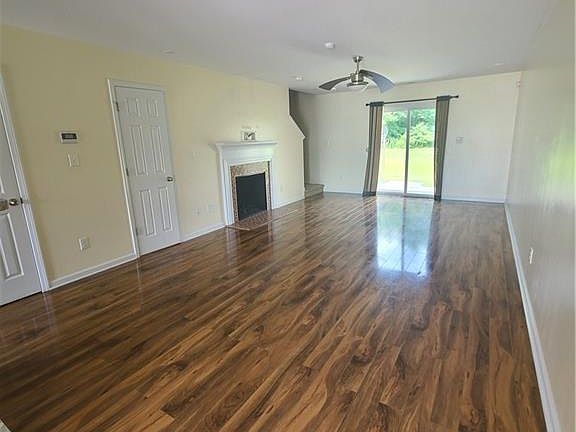 5th image of 232 Collinwood Dr