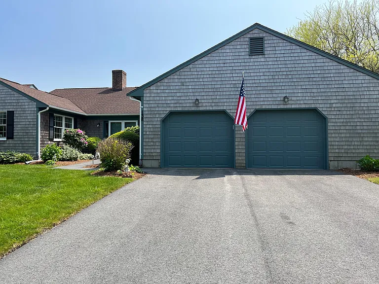 138 Oakland Farm Rd — Photo 4
