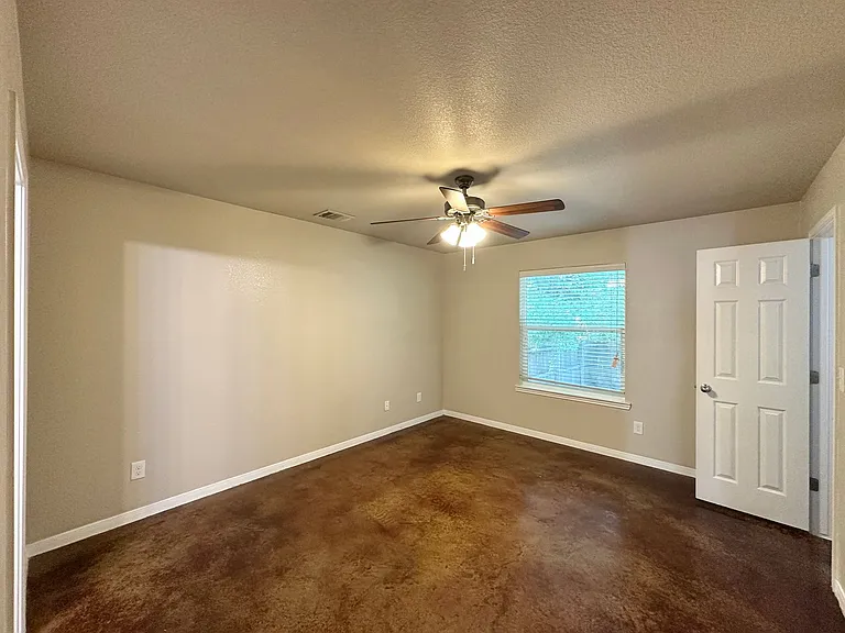 928 Maplewood St — Photo 23
