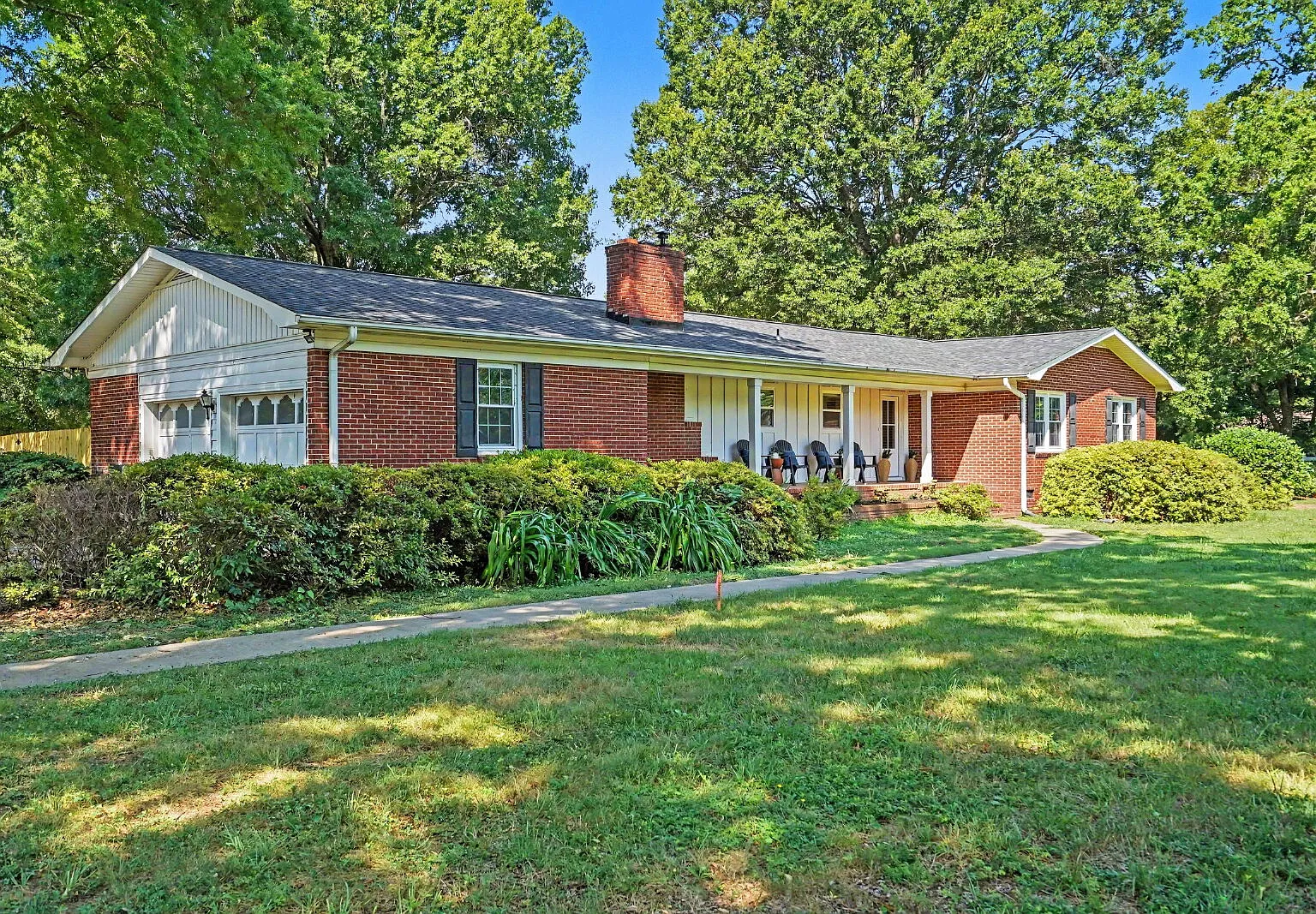 Fully Updated Ranch - Must See! — Photo 2