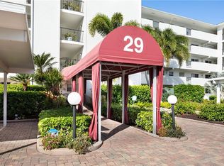 29 High Point CIR E #405, NAPLES, FL 34103