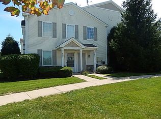 1823 Silverstone Dr #1823, Carpentersville, IL 60110