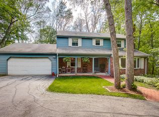 9083 N Lake Dr, Bayside, WI 53217