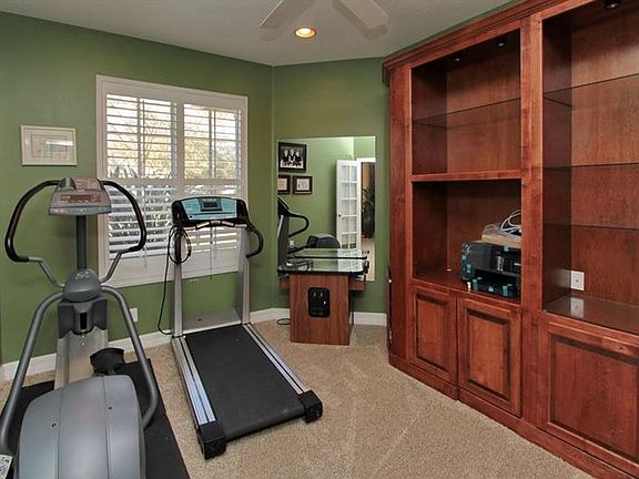 5th image of 2122 Chestnut Forest Dr