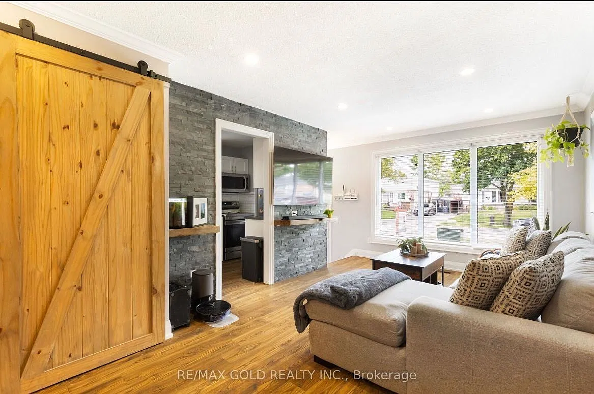 3 bed, 1100 sqft, $2,600 — Photo 4