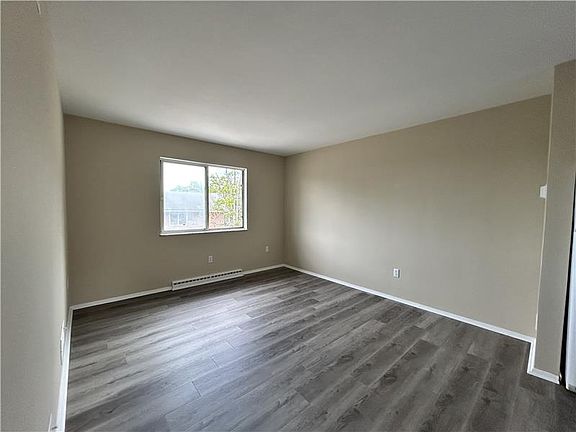 5th image of 108 Cunningham Ln #D5