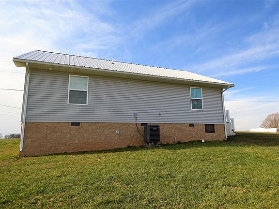 4th image of 199 Green Leaf Dr