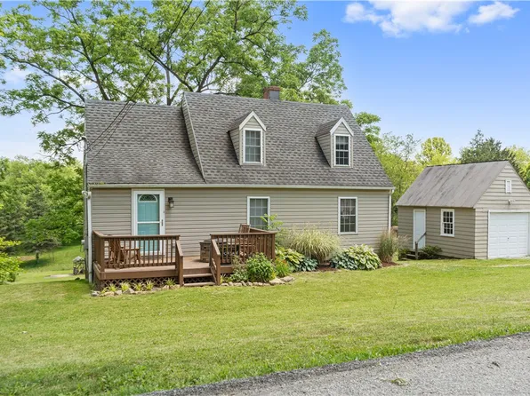 815 Arbor Ln, Mount Pleasant, PA 15666